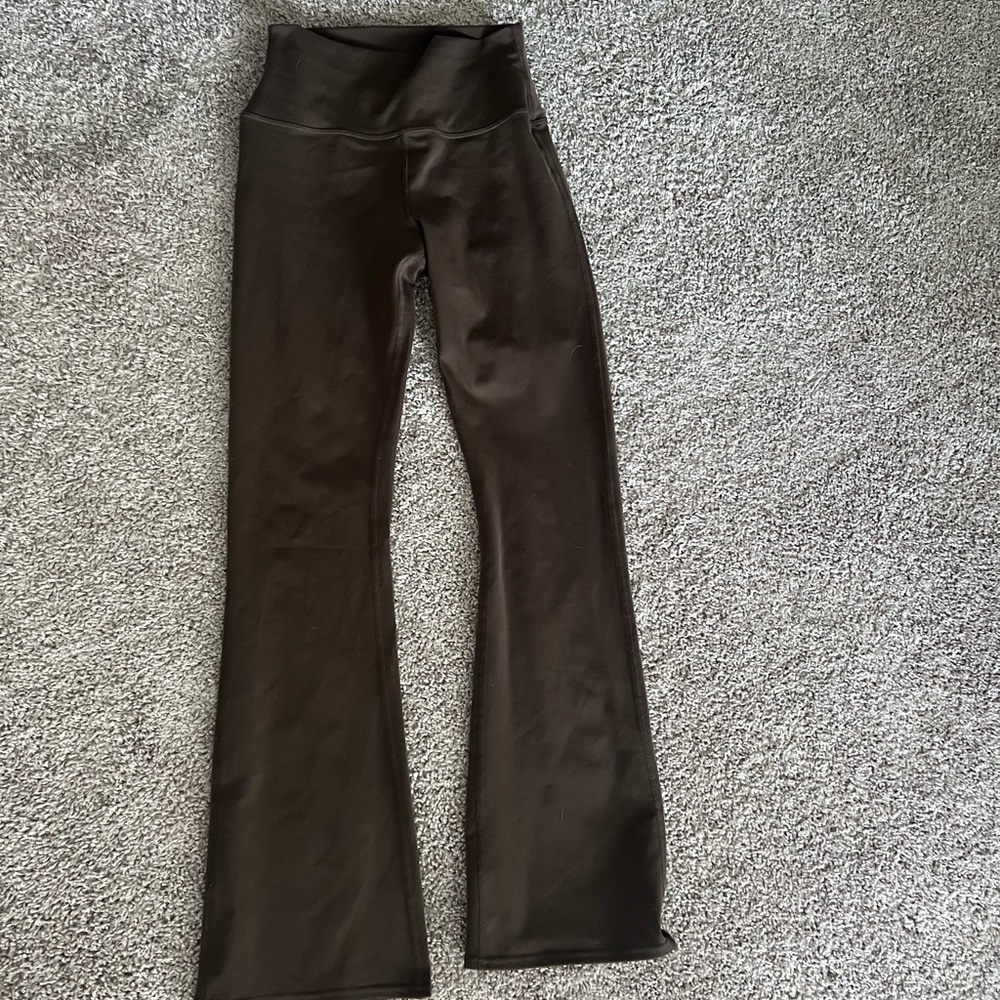 Alo AIRBRUSH HIGH-WAIST 7/8 BOOTCUT LEGGING
